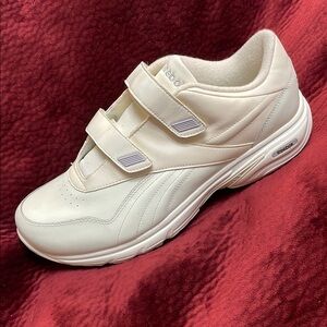 Reebok Classic Cream White Velcro Strap Grandpa Dad Sneakers, 11.5